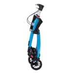 Blå Jaguar hopfälld Blå rollator hopfälld och stående på hjulen