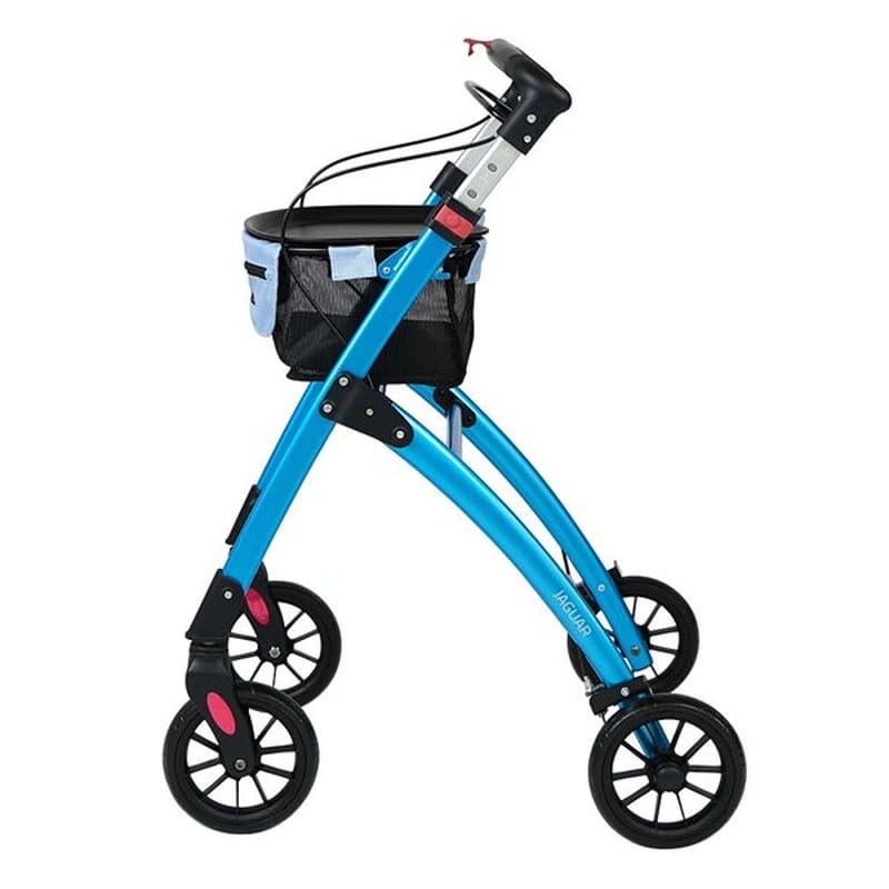 Blå rollator från sidan med JAGUAR tryckt på ramen