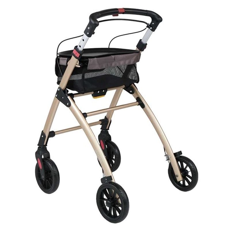 Champagnefärgad rollator snett bakifrån