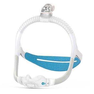 Näsmask AirFit N30i från Resmed – CPAP-mask under näsan med blått huvudband och slang på huvudet vid sömnapné