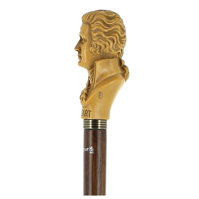 Cannes Fayet käpp Mozart – profilvy av skulpturen i harts med elegant finish