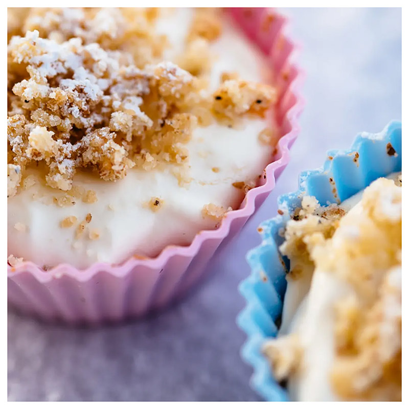 Förpackning med 12 silikonformar i blandade färger