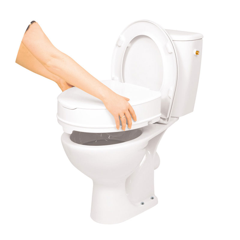 Toalettsitsförhöjare sedd från sidan med lock nedfällt