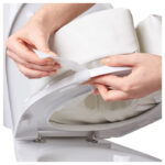 Avtagbart kardborrfäste på Vitility mjuka toalettkudde