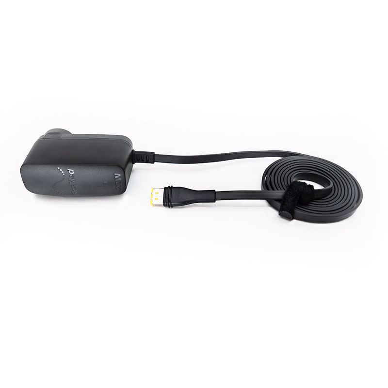 ResMed strömadapter AirMini med platt svart kabel och kontakt