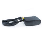 Svart nätadapter med ResMed-logotyp och 20W-markering