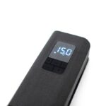 Digital display på luftpumpen visar 15.0 PSI med fyra knappar för inställningar