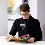 Rund lupp placerad på bord som bordsmodell