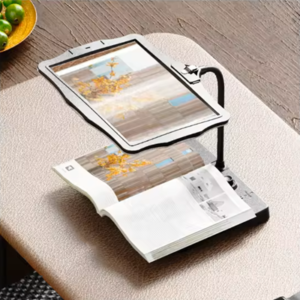 Svart bordsmodell av lupp sedd från sidan